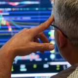 Bonos siguen con riesgo pese al repunte reciente