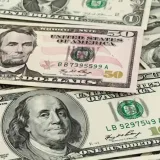 BCV fija el dólar en Bs. 884,7496 para el 22 de octubre