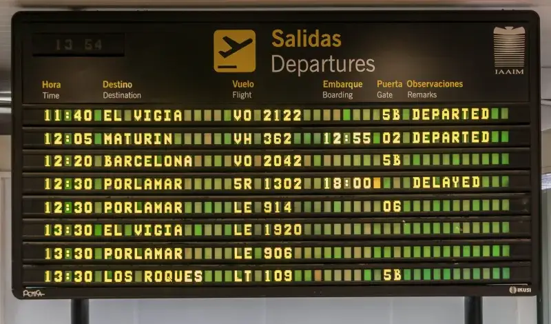 File:Maiquetía International Airport.jpg
