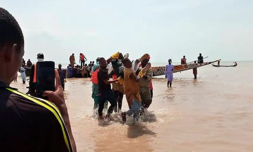 Al menos 26 muertos en un naufragio en Nigeria