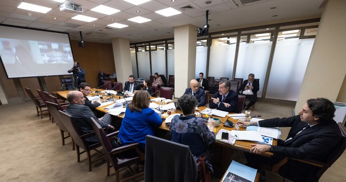 Constitución del Senado chileno enfrenta presión por dos urgencias