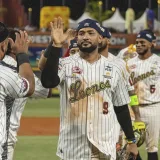 Leones castiga al Magallanes y gana por nueve carreras
