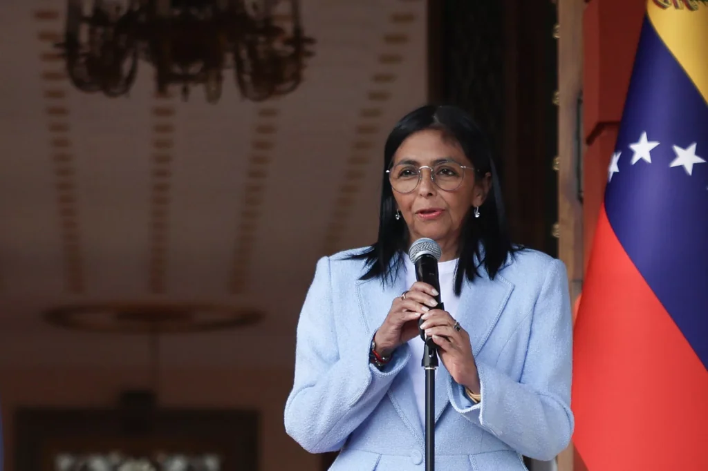 Delcy Rodríguez ordena ampliar la alimentación escolar y los CLAP