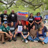 Familiares de presos políticos completan más de 48 horas en vigilia frente a la embajada de EE. UU