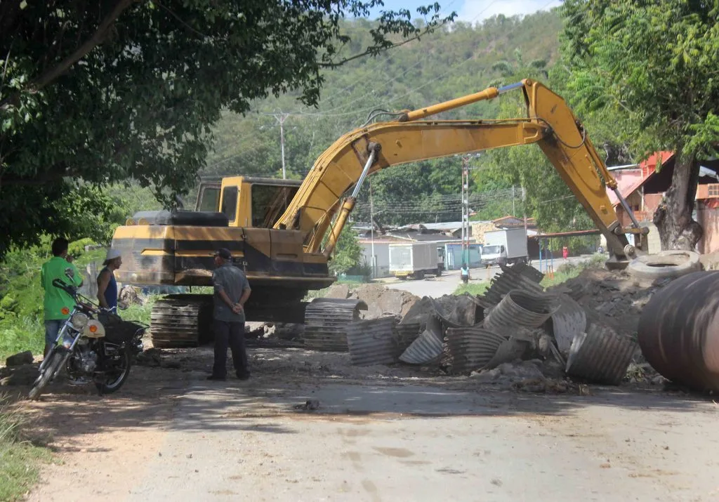 Siguen trabajos en la carretera Magdaleno-Güigüe