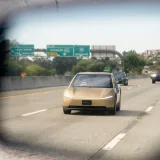 EE. UU. plantea luces cian para identificar autos autónomos