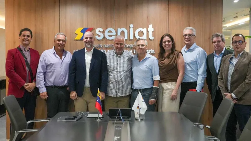 Seniat y Cavececo coordinan plan para formalizar comercios