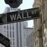 Wall Street cae 2,9% por volatilidad tecnológica y tensiones