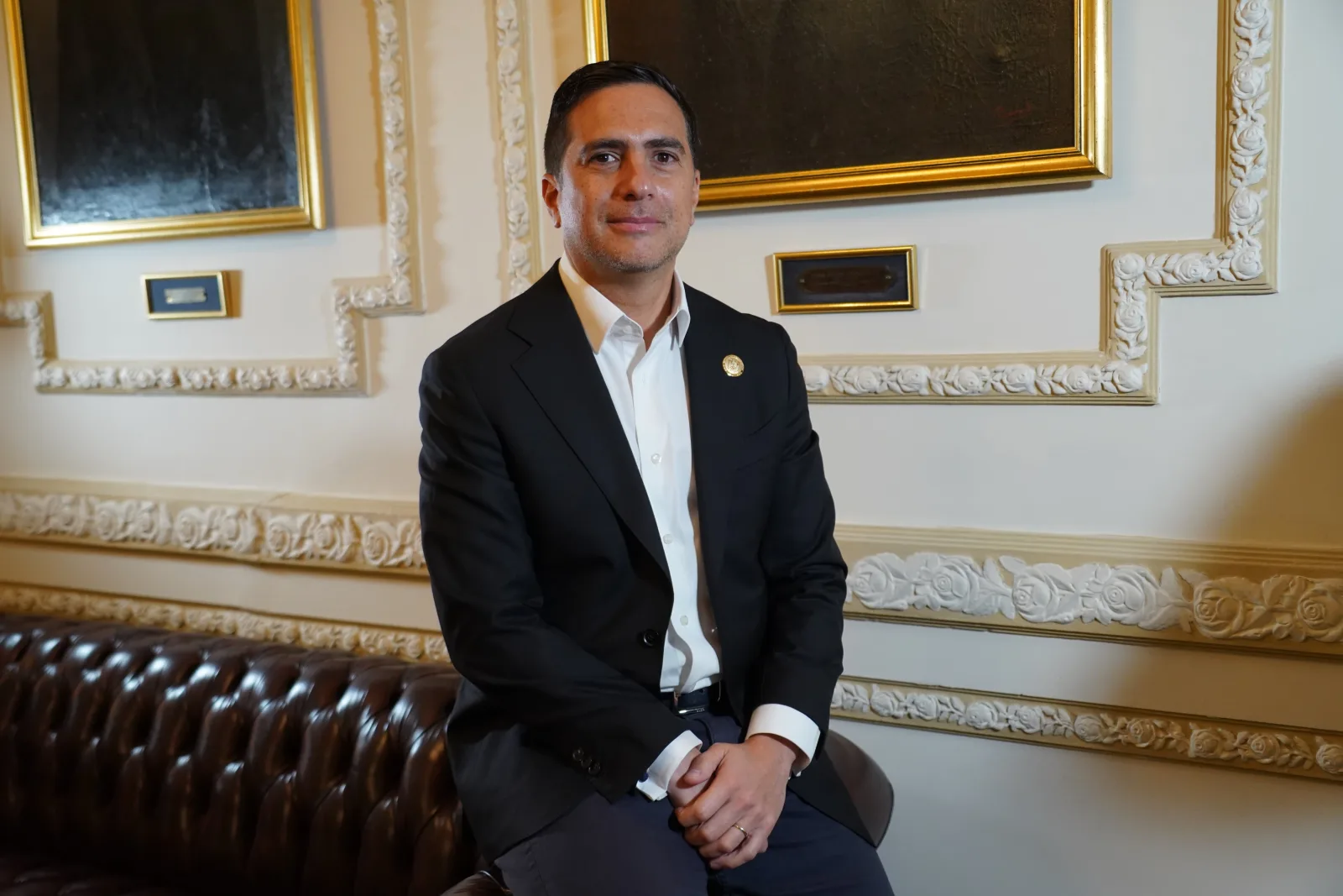 Kury dice que Ecuador acelera aperturas comerciales y busca capital
