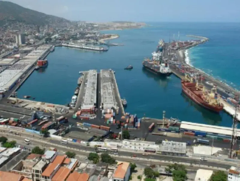 Comercio en La Guaira vuelve a moverse tras los sismos