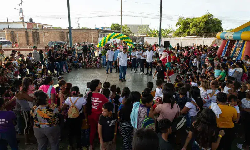 Alcaldía entrega 23.619 juguetes en campaña "Navidad Consciente y Solidaria"