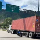 Choque de gandola deja dos muertos y 16 heridos en La Yaguara