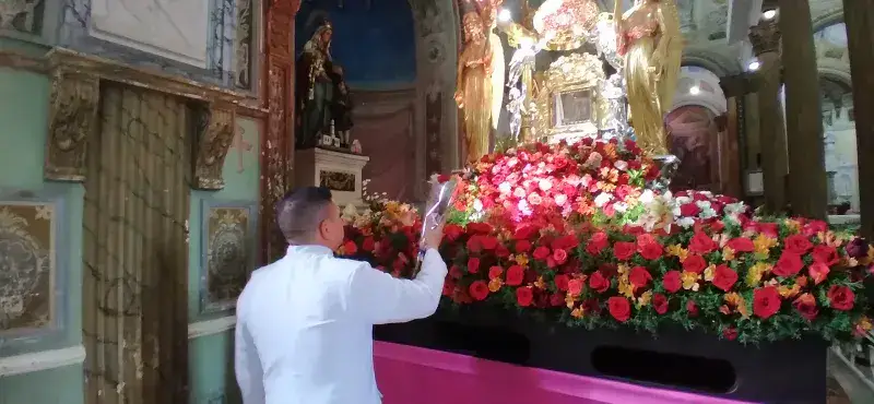 Ofrendas a La Chinita guardan sus historias