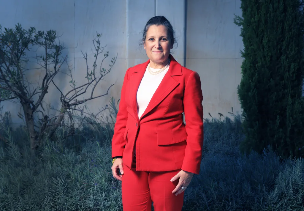 Chrystia Freeland combina academia y asesoría a Zelenski