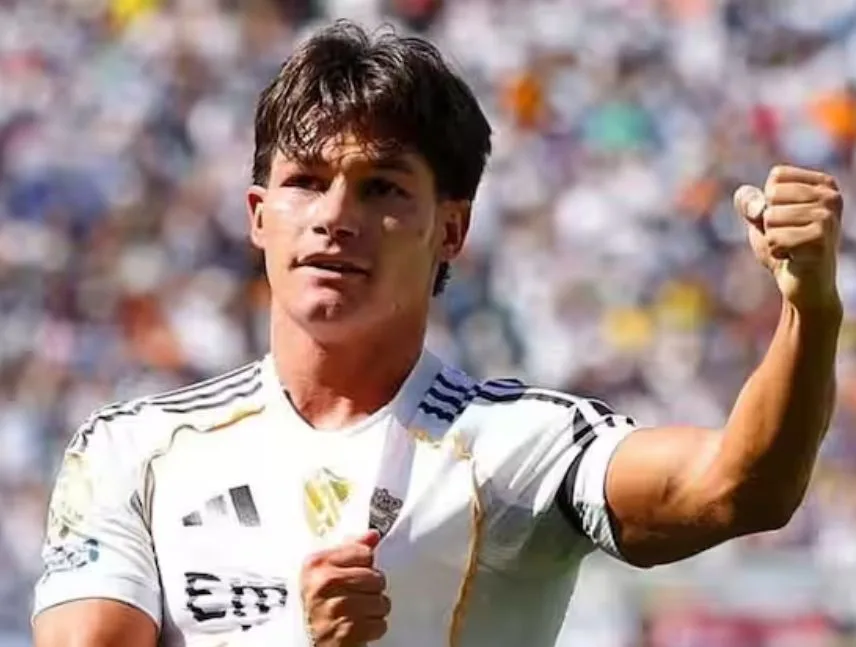 Fran García firma con el Betis por cuatro años tras