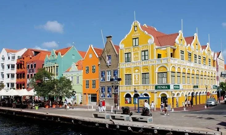 Curazao evalúa eliminar visado a venezolanos para reactivar el turismo