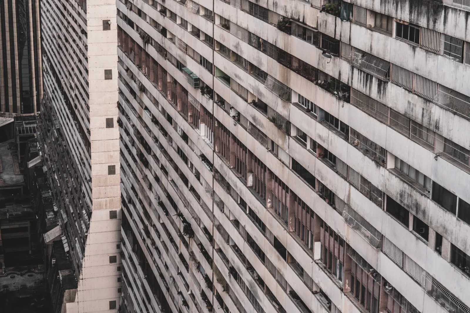 Denuncian recorte de salario tras los sismos en Caracas