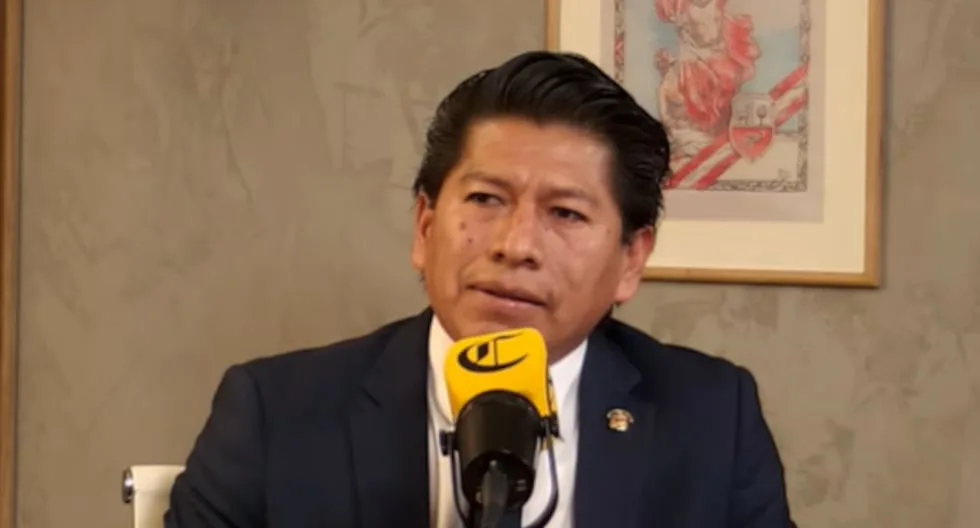 Espinoza pide contrapesos tras el respaldo de Gavidia al Ejecutivo