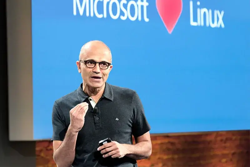 Nadella prevé nuevos oficios pese al avance de la IA
