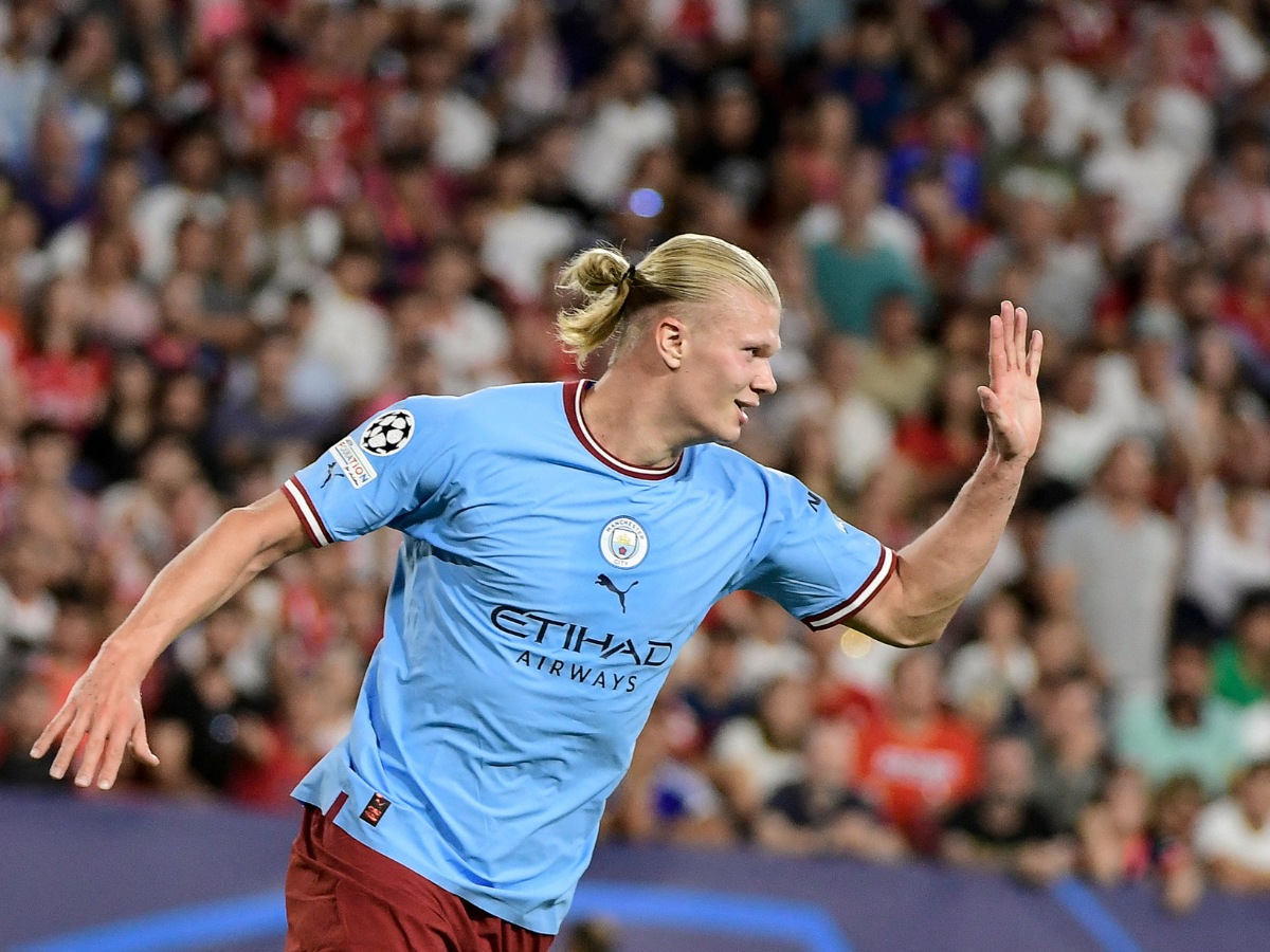 Haaland marcó doblete en su regreso con el City