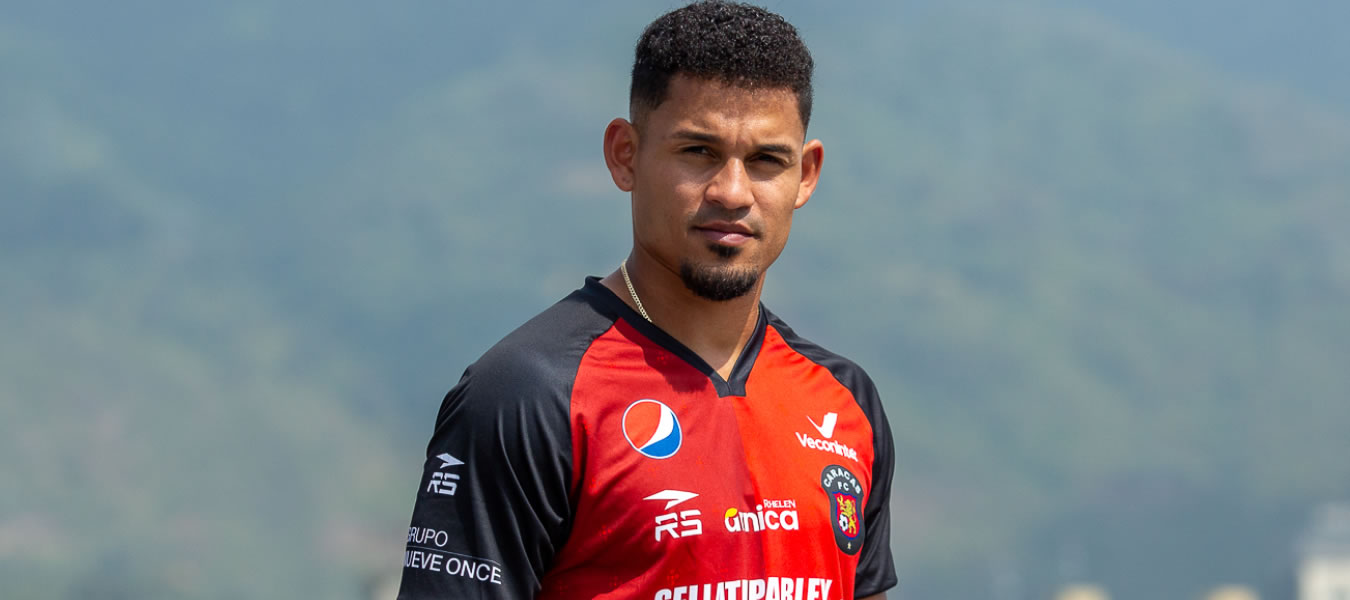 Caracas confirmó al delantero Edwuin Pernía