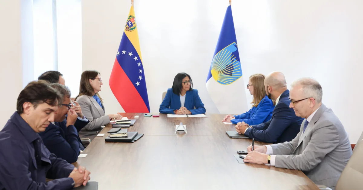 Gobierno y BID hablan de fondos para reconstrucción