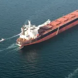 Irán y Washington chocan por incendios de petroleros en Ormuz