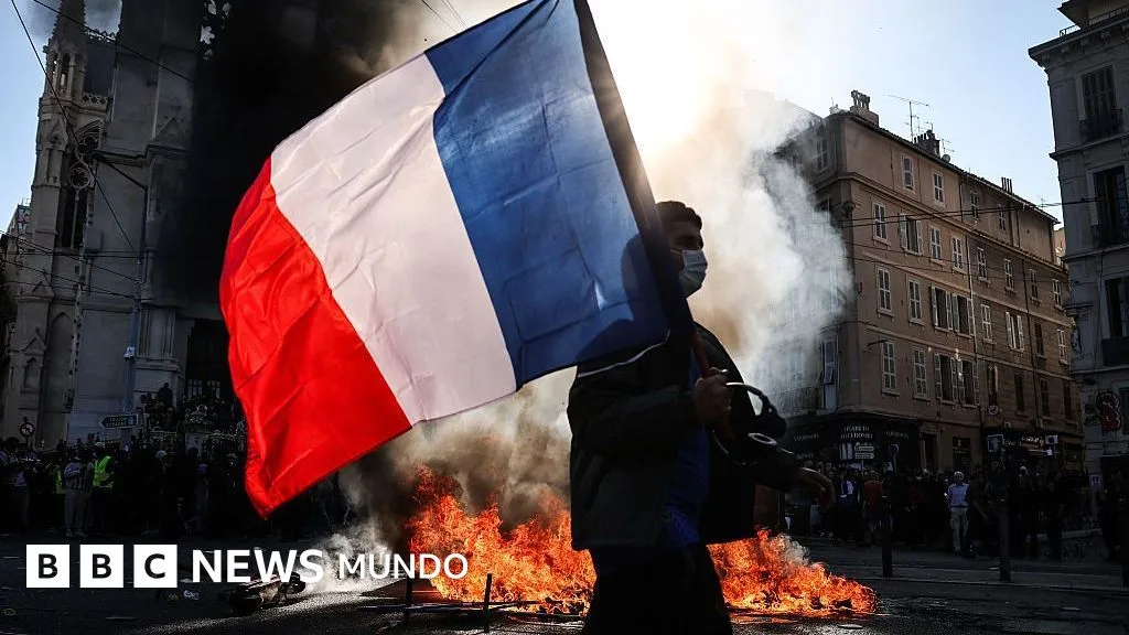 Francia habilita toques de queda tras disturbios y saqueos