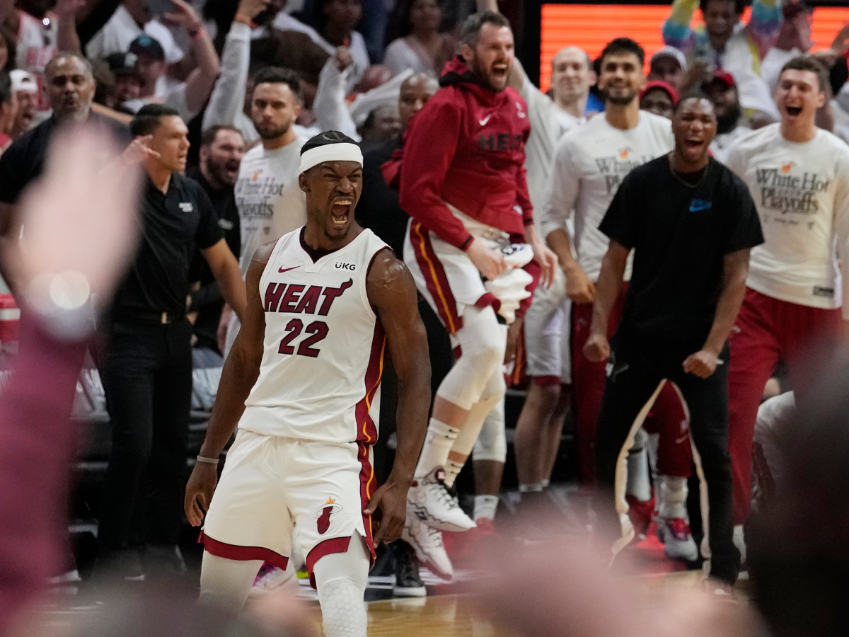 Miami vence a Bucks con 56 puntos de Jimmy Butler