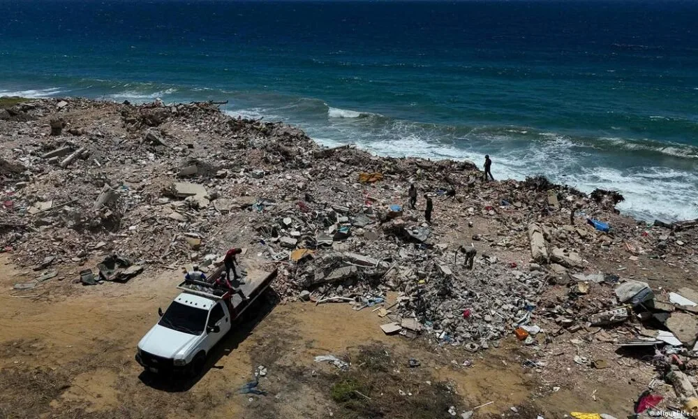 Avanza plan ambiental para sanear la costa de La Guaira