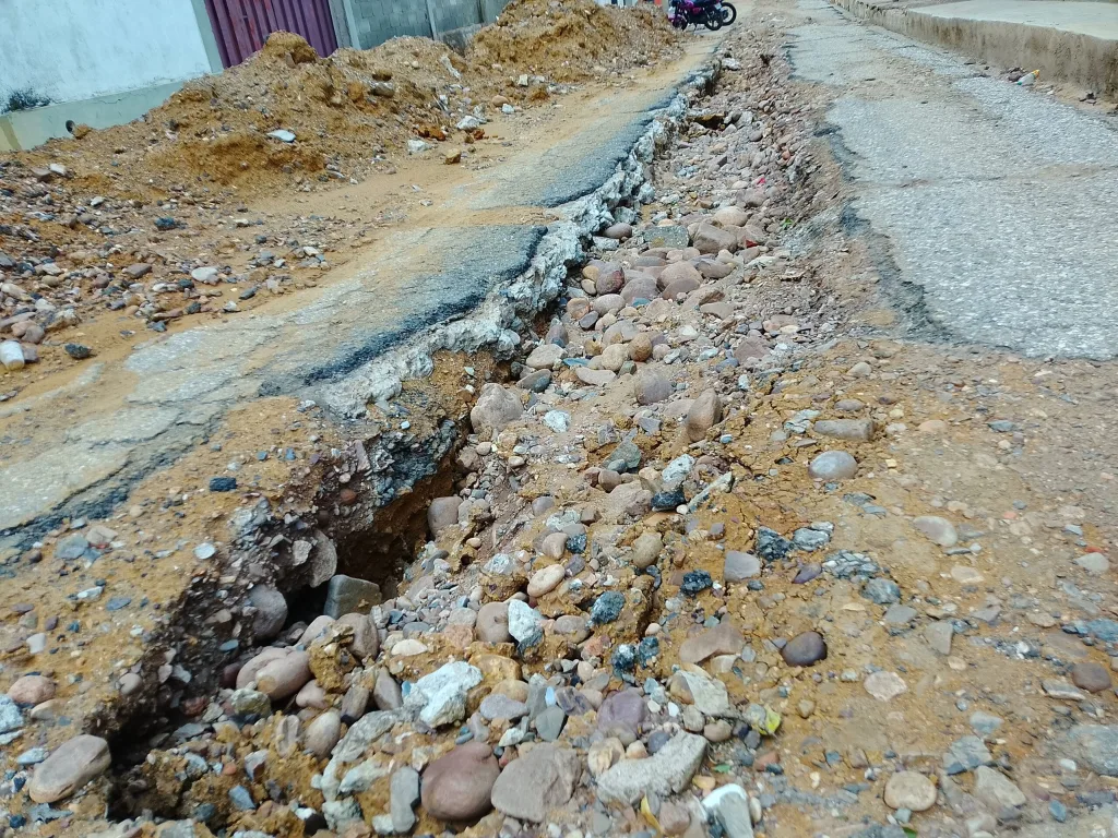 Calle Torres en Carora sigue cerrada por reparación inconclusa