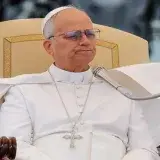 Papa León XIV urge al desarme nuclear en reunión con Emmanuel Macron