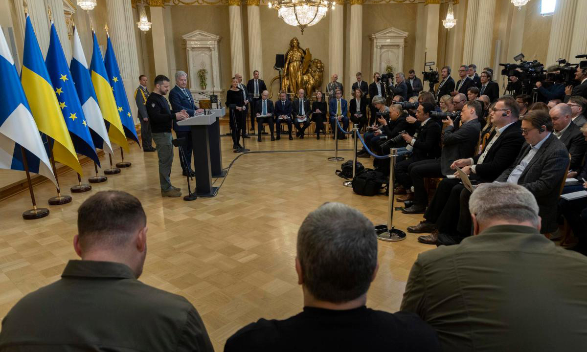 Zelenski y líderes nórdicos exhiben unidad en Helsinki ante invasión rusa