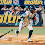 Bravos castigó a Tiburones con 14 hits y ganó 10-2