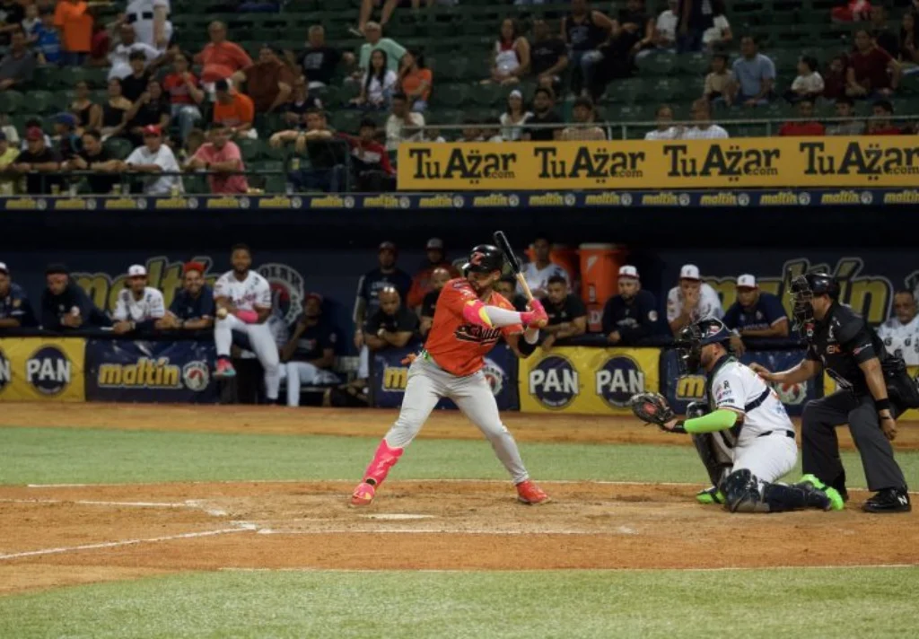 Caribes castiga a Águilas 10-6 en Puerto La Cruz
