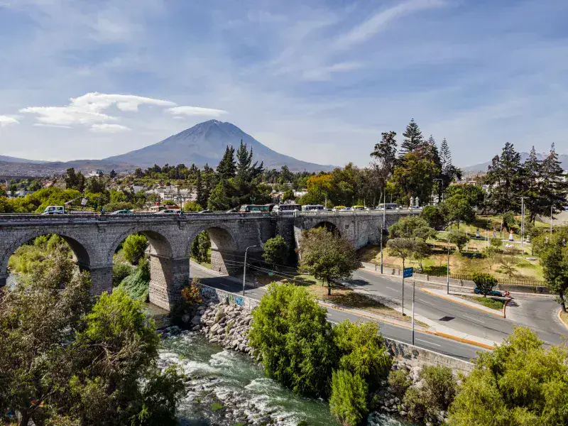 PROINVERSIÓN identifica oportunidades de inversión en Arequipa en minería, energía y logística