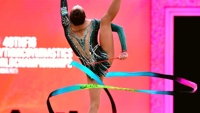 Mayli Perozo conquista dos oros en gimnasia rítmica