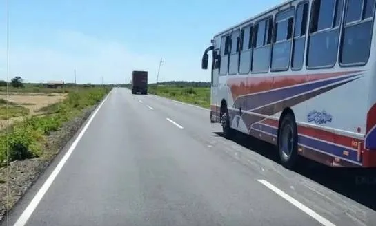 Pasajeros denuncian cobros y abusos en ruta de la Guajira