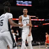 Wembanyama reaparece con 9 puntos en la derrota de Spurs