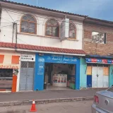 En El Cedro, 13 farmacias atraen a quienes buscan consulta