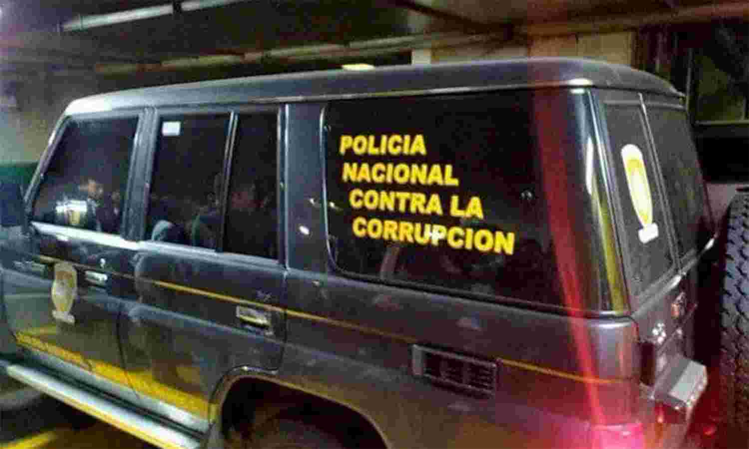 Funcionarios presos estarían involucrados en red de prostitución