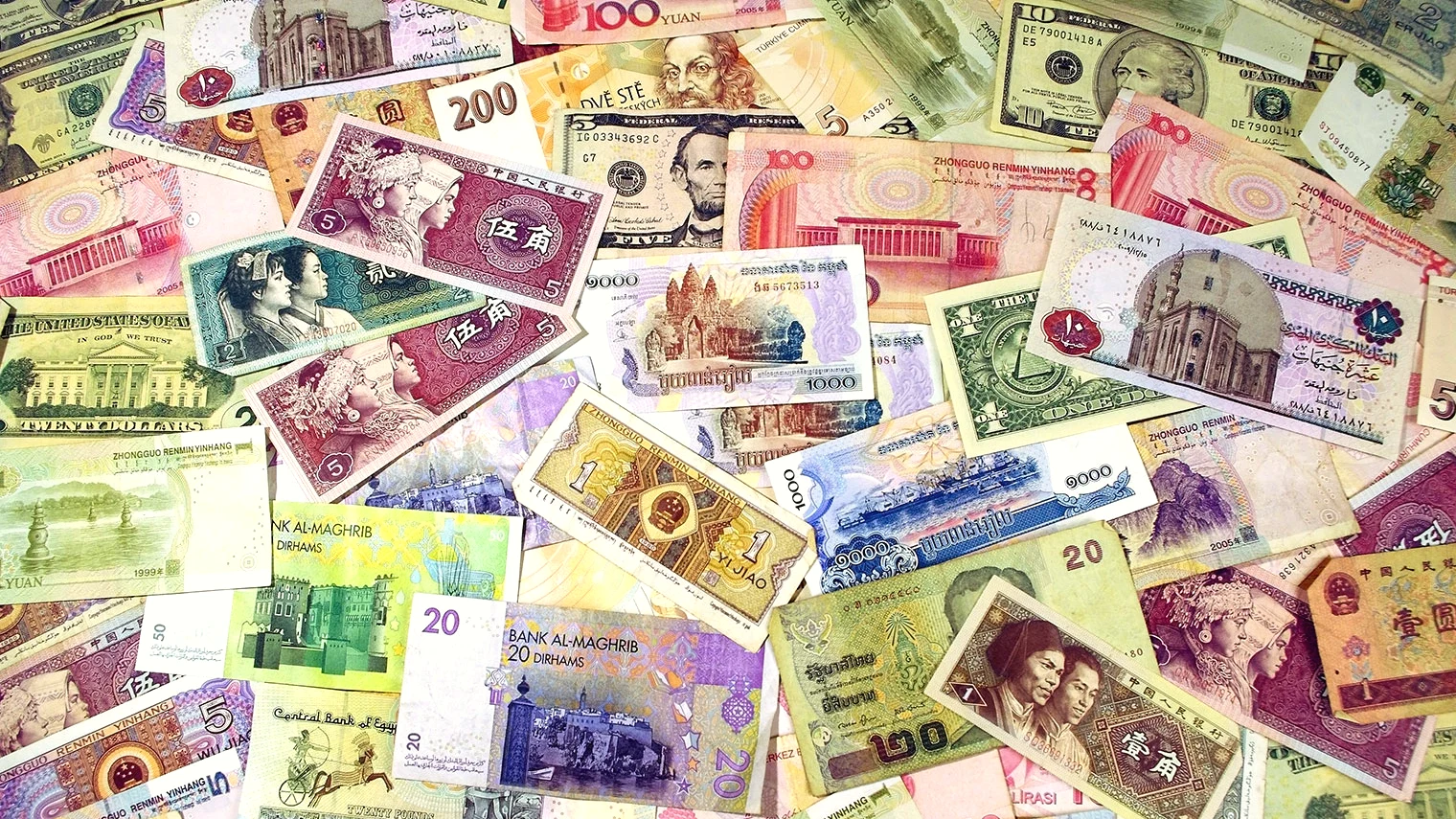 Más jóvenes viven con sus padres por presión económica