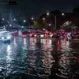 Granizo y lluvia dejan encharcamientos y caos vial en CDMX