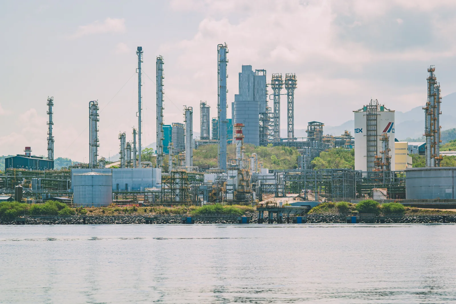 Felizzola calcula en US$ 20.000 millones la recuperación de refinerías