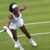 Serena Williams abandona los dobles de Wimbledon por una molestia en la rodilla