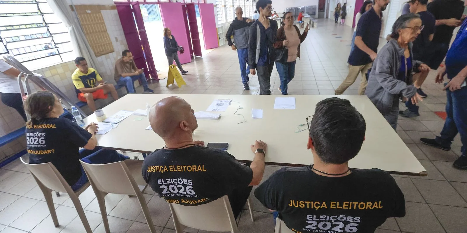 Lluvias y fallas afectan la jornada electoral en São Paulo