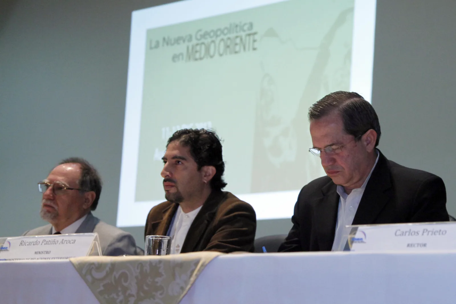 Quito, Canciller Ricardo Patiño inauguró el seminario sobre "La nueva geopolítica en Medio Oriente" (11452245325)