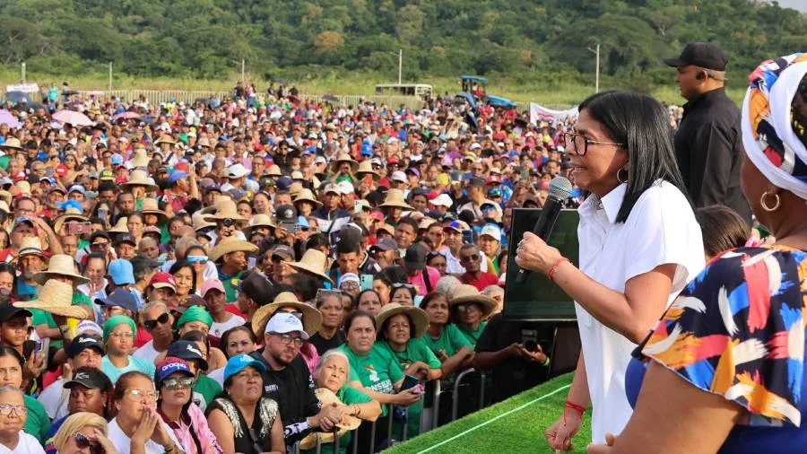 Delcy Rodríguez pide no interferir en el diálogo político