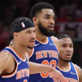 Towns se queja por la demora de contrato en Nueva York