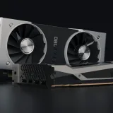 Imagen detallada en primer plano de una tarjeta gráfica NVIDIA RTX 2080 que muestra sus componentes de hardware.